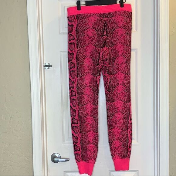 Day & Night Cozy Knit Snakeskin Print Joggers Pink and Black Size Large - Picture 5 of 9